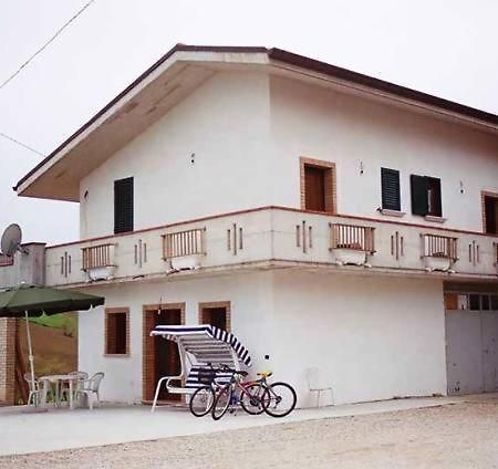 Campli Agriturismo Il Vecchio Carro المظهر الخارجي الصورة