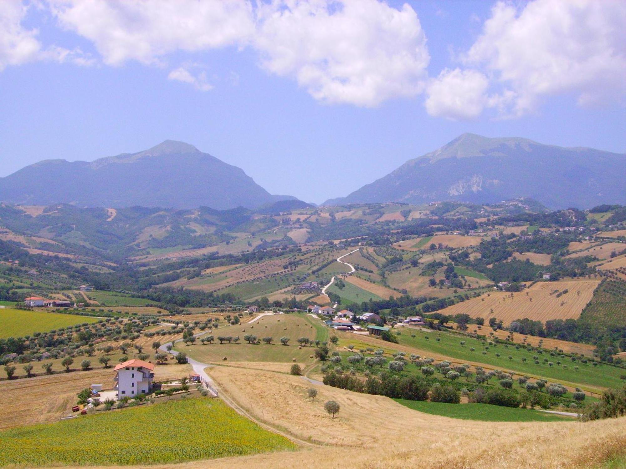 Campli Agriturismo Il Vecchio Carro المظهر الخارجي الصورة